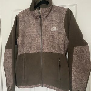 Tribal Northface Fleece size Small